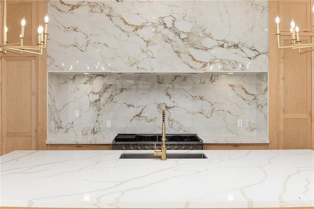 1215 E Chelsea Drive, Palmhurst, TX 78573