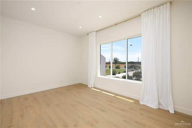 1215 E Chelsea Drive, Palmhurst, TX 78573