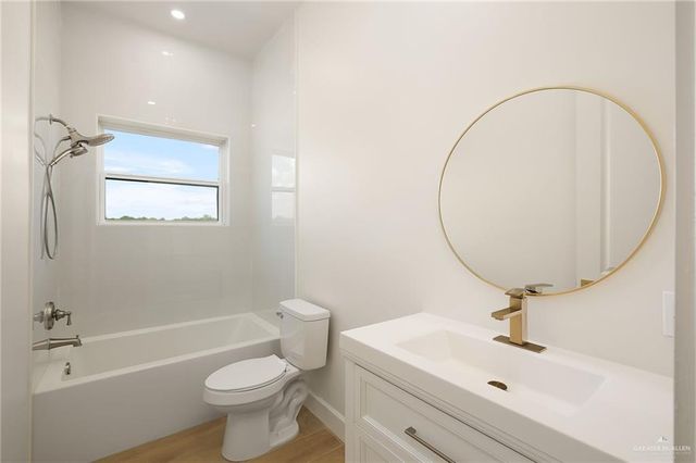 1215 E Chelsea Drive, Palmhurst, TX 78573