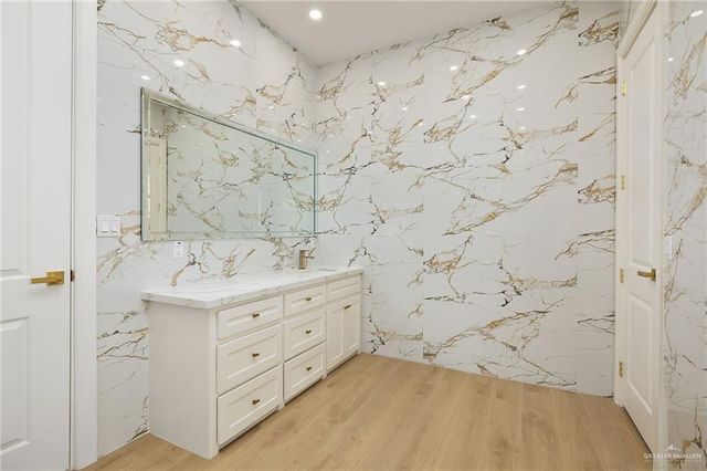 1215 E Chelsea Drive, Palmhurst, TX 78573