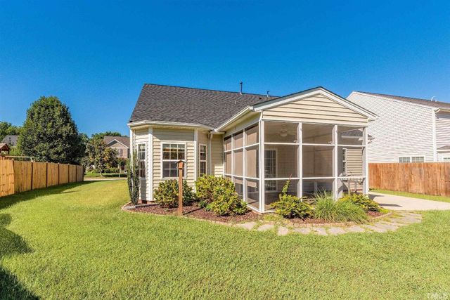 1424 Sexton Ridge Drive, Fuquay Varina, NC 27526