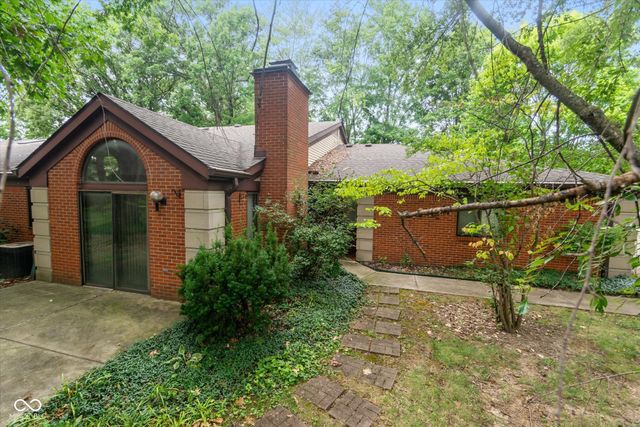 2203 Oak Run Place, Indianapolis, IN 46260