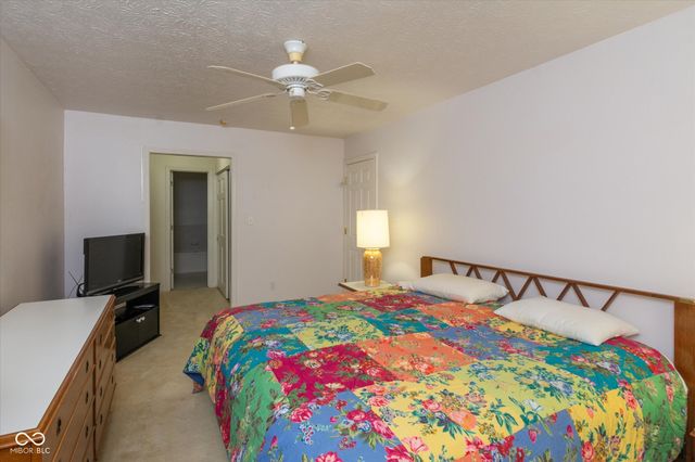 2203 Oak Run Place, Indianapolis, IN 46260