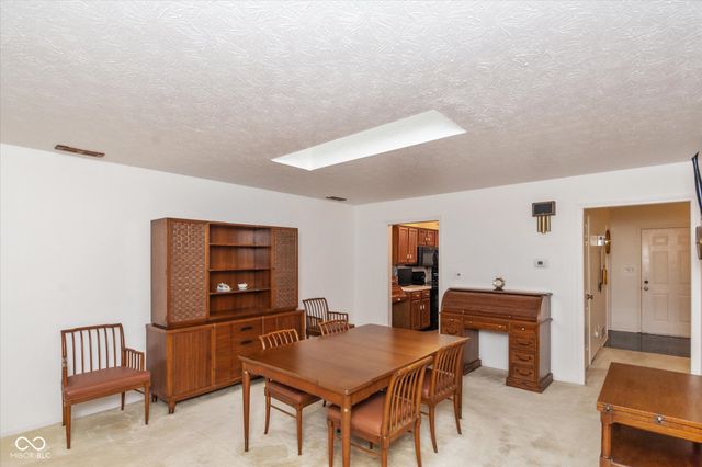 2203 Oak Run Place, Indianapolis, IN 46260