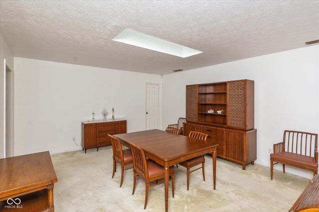 2203 Oak Run Place, Indianapolis, IN 46260