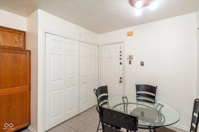 2203 Oak Run Place, Indianapolis, IN 46260