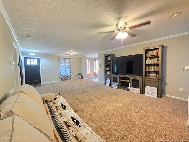 550 Thomas Drive, Raeford, NC 28376