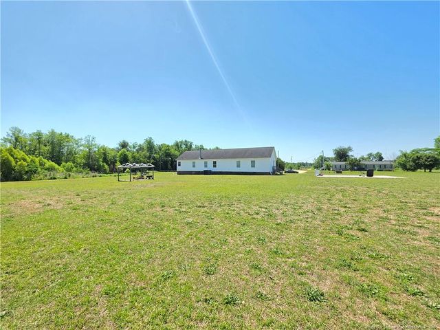 550 Thomas Drive, Raeford, NC 28376