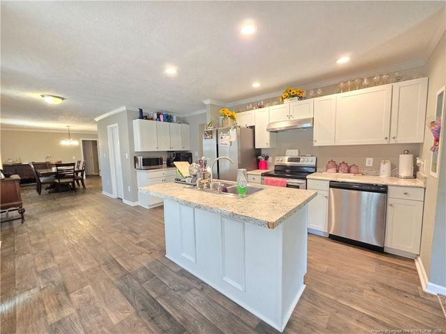 550 Thomas Drive, Raeford, NC 28376