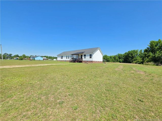 550 Thomas Drive, Raeford, NC 28376