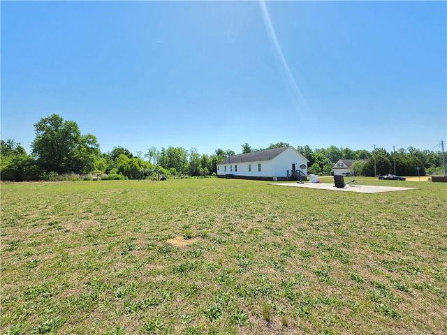 550 Thomas Drive, Raeford, NC 28376