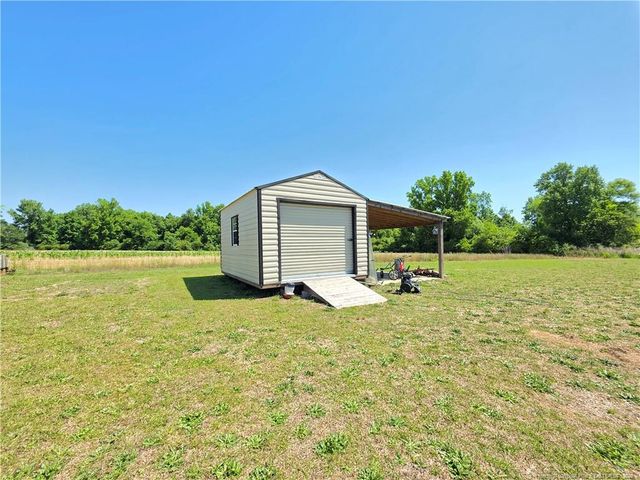 550 Thomas Drive, Raeford, NC 28376