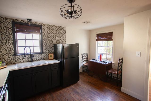 415 N Broad Street, Guthrie, OK 73044