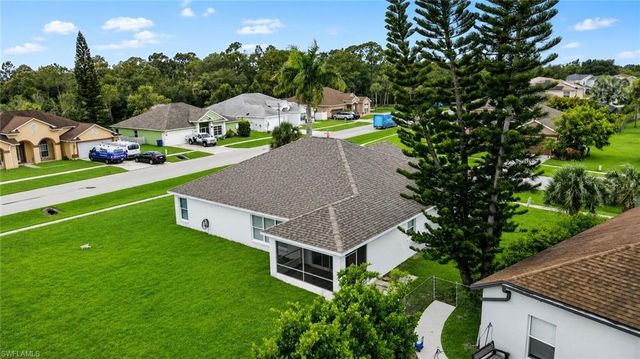 1502 Scholar CT, Lehigh Acres, FL 33971