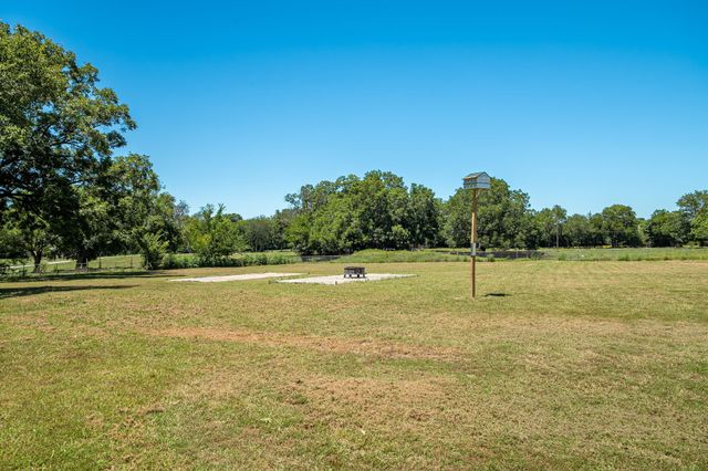 9778 State Highway 11, Whitewright, TX 75491