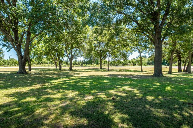 9778 State Highway 11, Whitewright, TX 75491