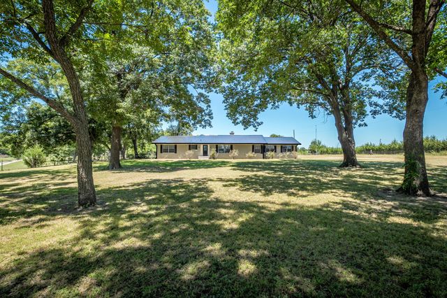 9778 State Highway 11, Whitewright, TX 75491