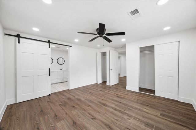 312 Steddum Drive, League City, TX 77573