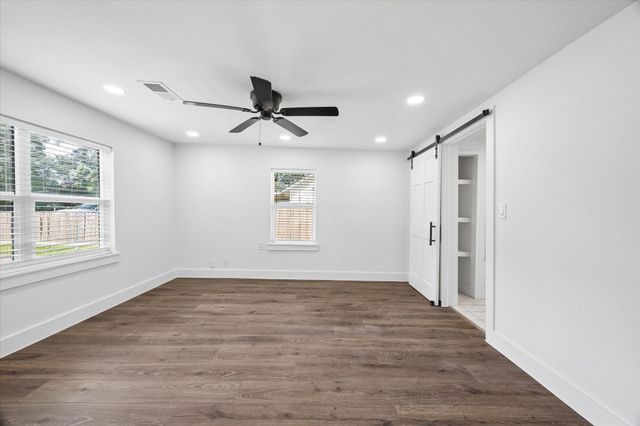 312 Steddum Drive, League City, TX 77573