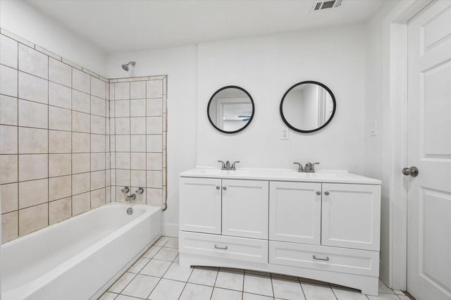 312 Steddum Drive, League City, TX 77573