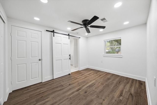 312 Steddum Drive, League City, TX 77573
