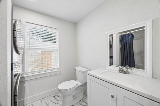 312 Steddum Drive, League City, TX 77573