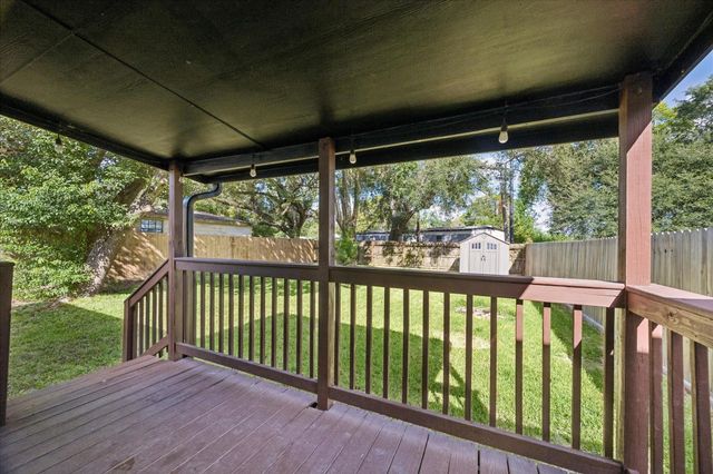 312 Steddum Drive, League City, TX 77573