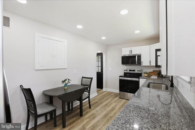 900 ORANGE ST, Harrisburg, PA 17113
