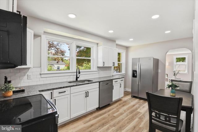 900 ORANGE ST, Harrisburg, PA 17113