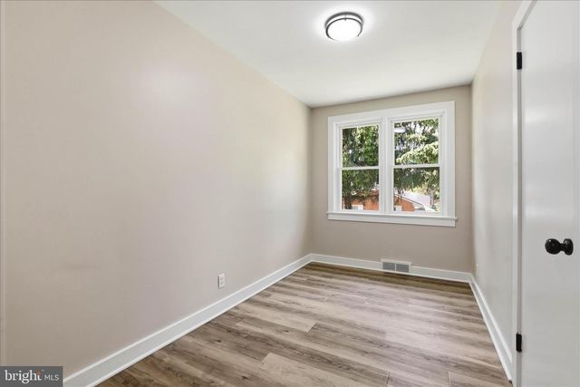 900 ORANGE ST, Harrisburg, PA 17113
