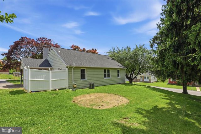 900 ORANGE ST, Harrisburg, PA 17113
