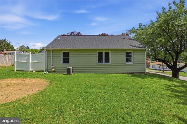 900 ORANGE ST, Harrisburg, PA 17113