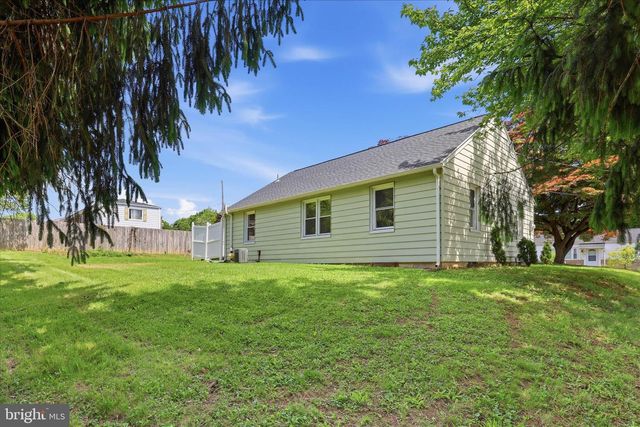 900 ORANGE ST, Harrisburg, PA 17113