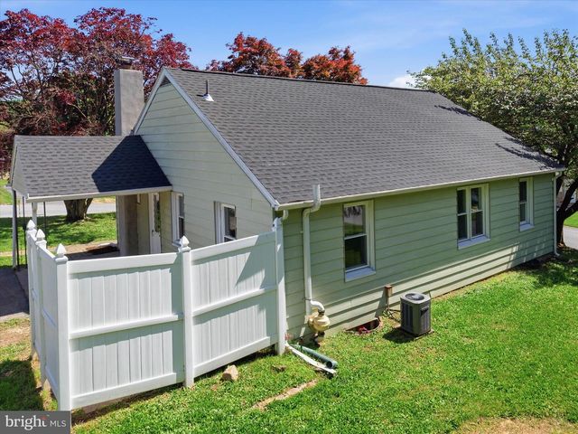900 ORANGE ST, Harrisburg, PA 17113