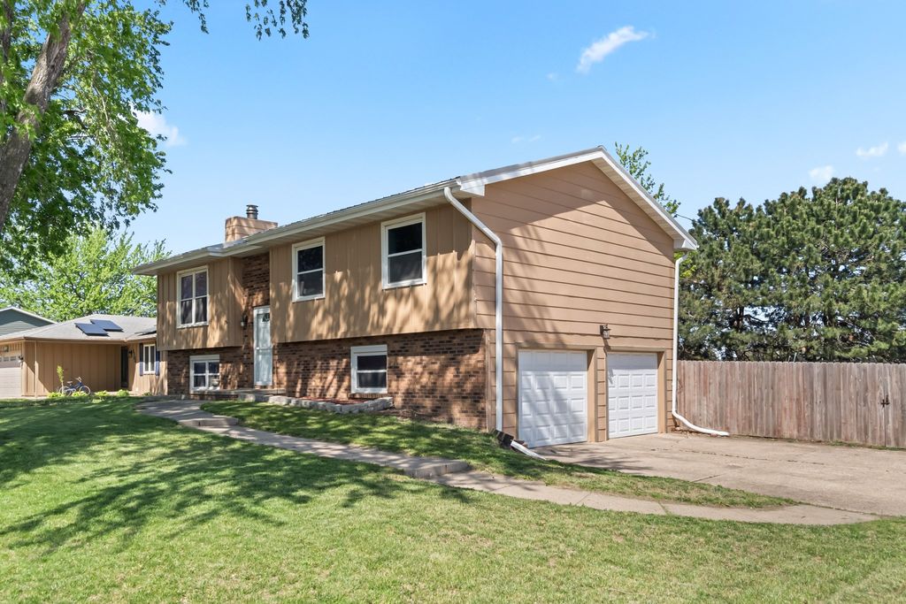 1102 31st Street, Perry, IA 50220