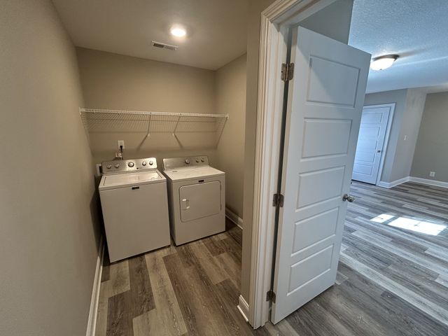 518 Burgess Ct, Clarksville, TN 37042