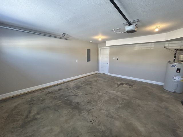 518 Burgess Ct, Clarksville, TN 37042