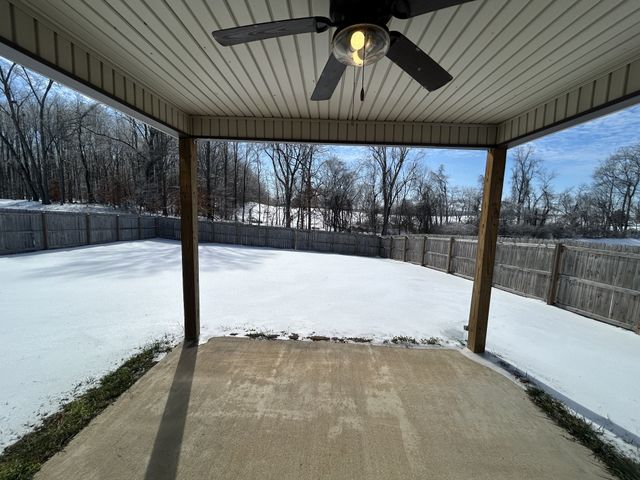 518 Burgess Ct, Clarksville, TN 37042