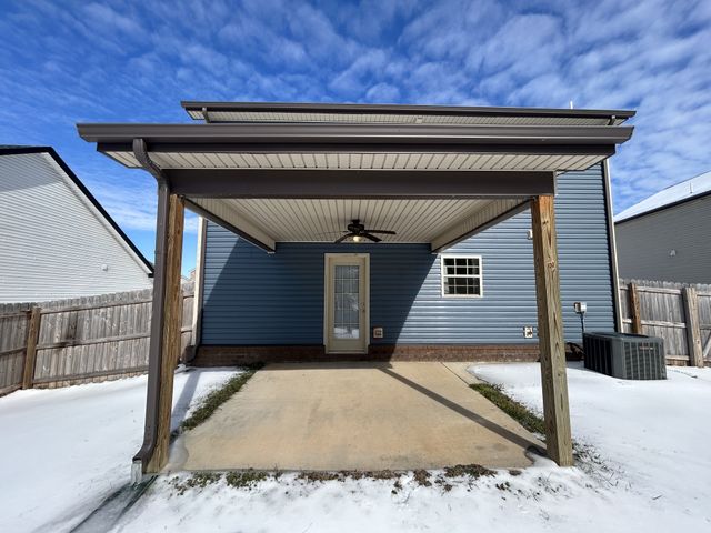 518 Burgess Ct, Clarksville, TN 37042