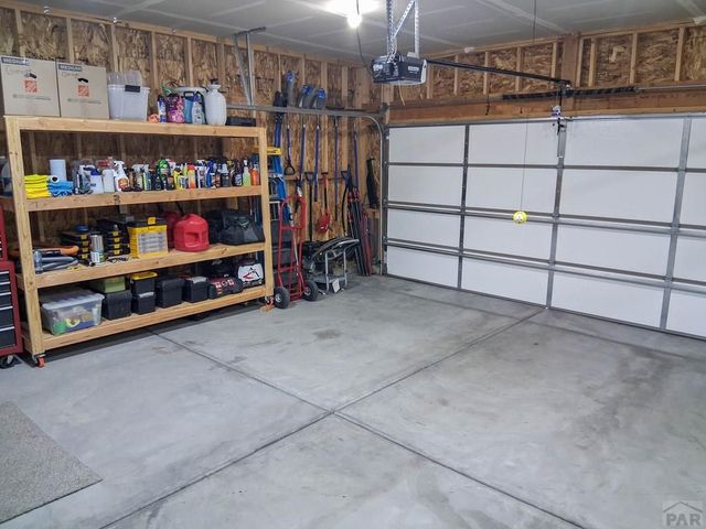 1183 Desert Cove Dr, Pueblo West, CO 81007
