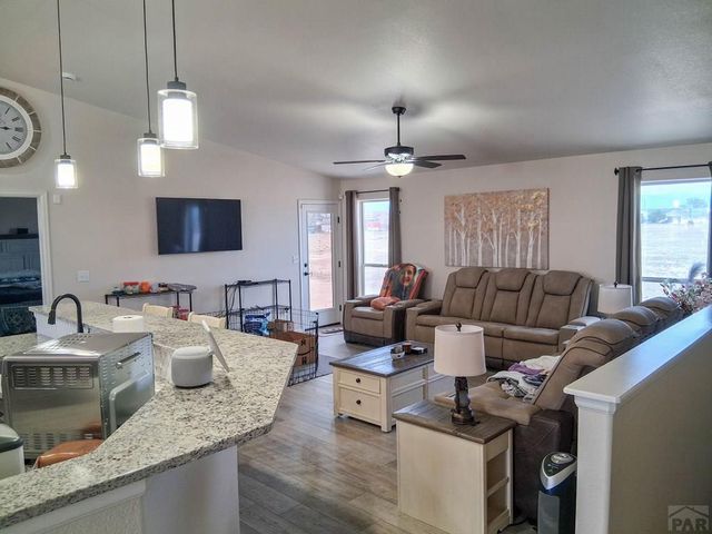 1183 Desert Cove Dr, Pueblo West, CO 81007