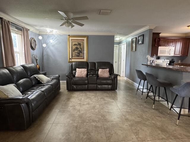 5636 NE 5th Avenue, Oakland Park, FL 33334