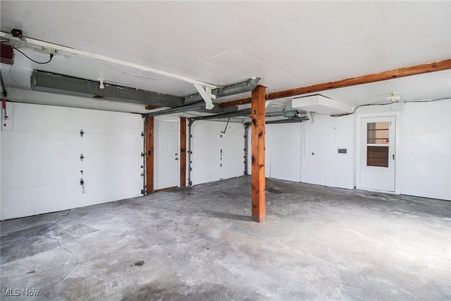 590 Ruth Avenue, Leavittsburg, OH 44430