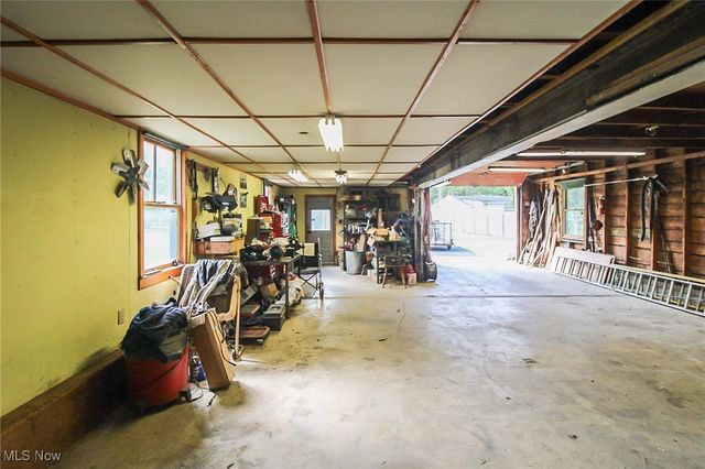 590 Ruth Avenue, Leavittsburg, OH 44430