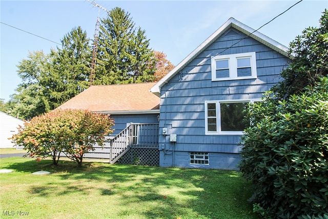 590 Ruth Avenue, Leavittsburg, OH 44430