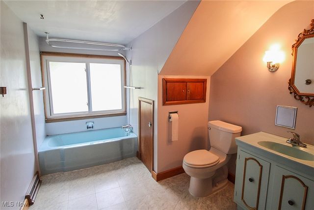 590 Ruth Avenue, Leavittsburg, OH 44430