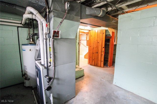 590 Ruth Avenue, Leavittsburg, OH 44430