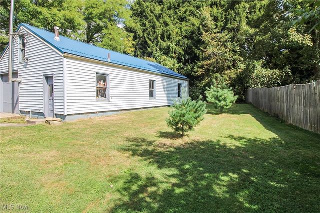 590 Ruth Avenue, Leavittsburg, OH 44430