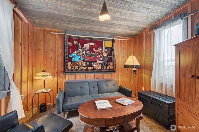 8 Fairgrounds Road, Skamokawa, WA 98647