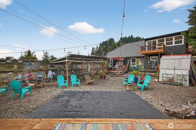 8 Fairgrounds Road, Skamokawa, WA 98647